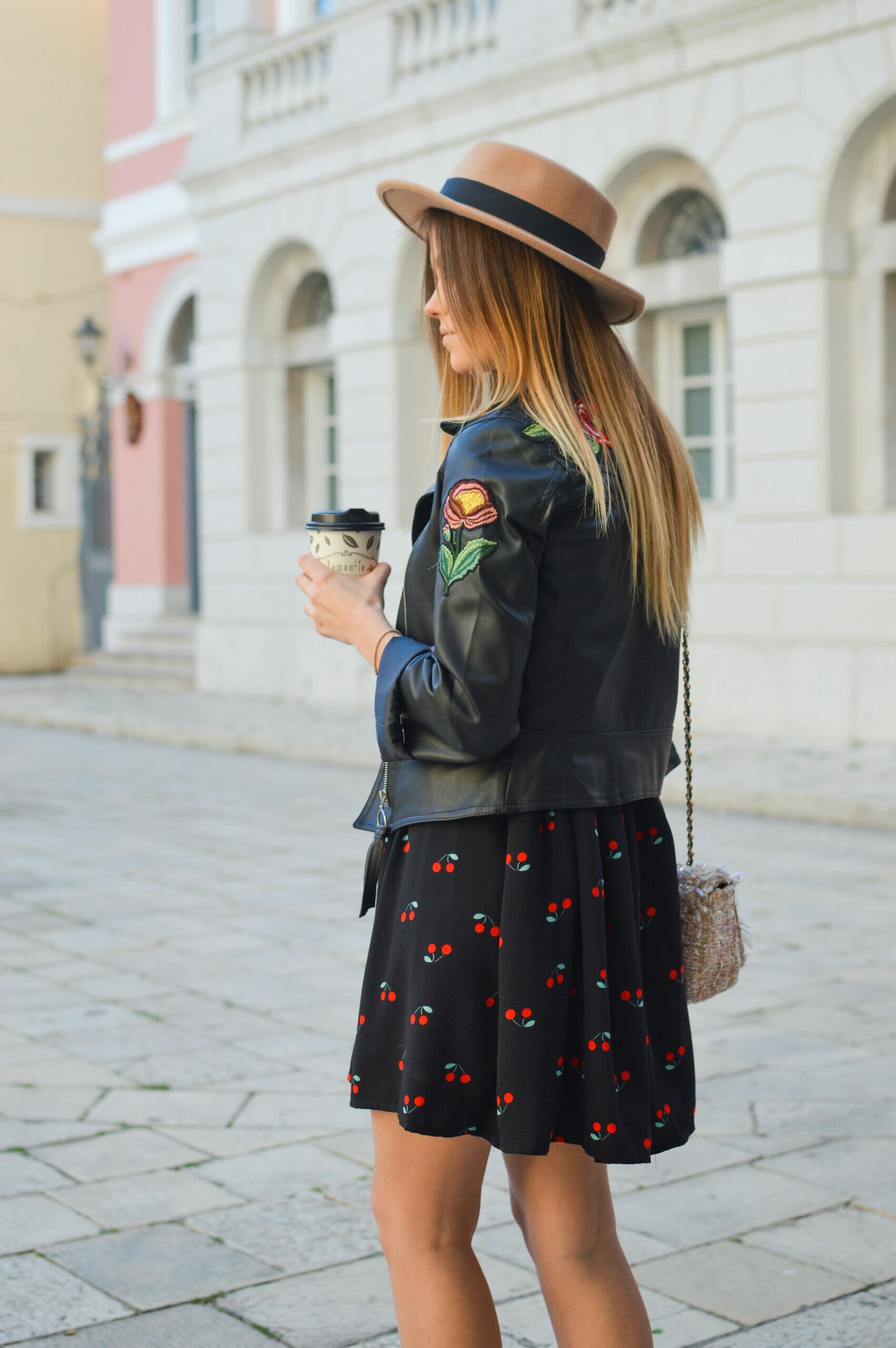 (Exactly) What to Wear in London: How to Dress Like a Londoner - girl ...